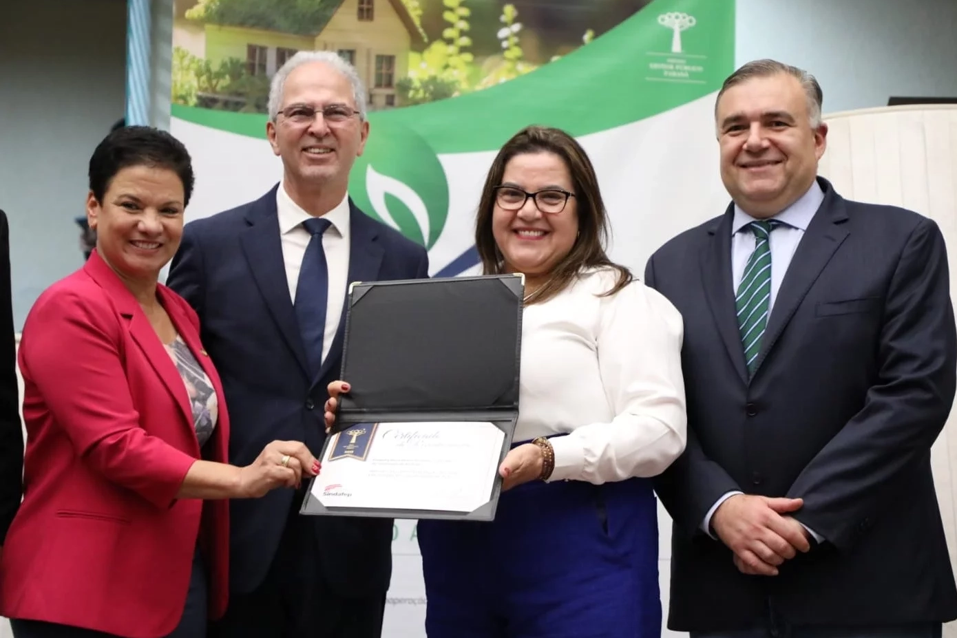 Deputada Marli participa da entrega do Prêmio Gestor Público Paraná 2023