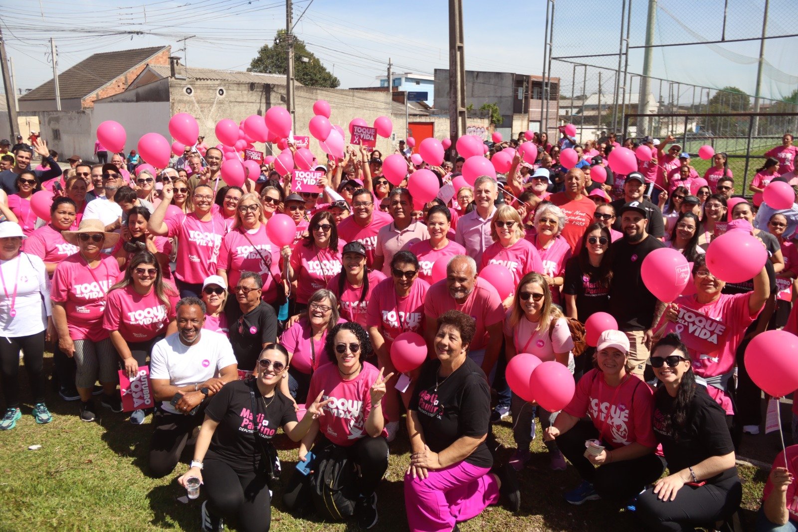 Caminhada do Outubro Rosa Toque pela Vida cobriu as ruas de Pinhais de Rosa